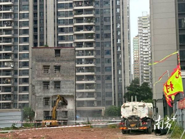上上通 历时15年，广州一旧改项目的1950栋村屋终于拆除清零，周边房价每平方米已是10万元+
